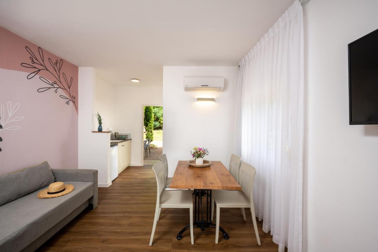 Travel Hotel Eilon Elon Kültér fotó